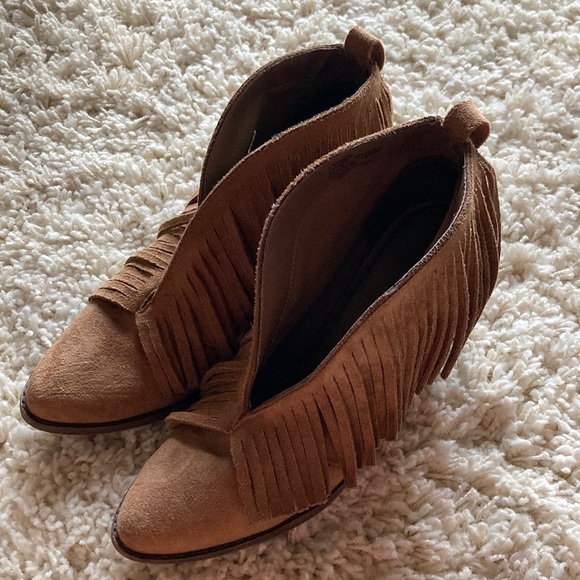 Coconuts by Matisse - Picture 1 of 8